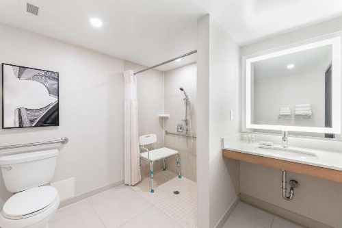 Hilton Garden Inn Toronto Airport image 3