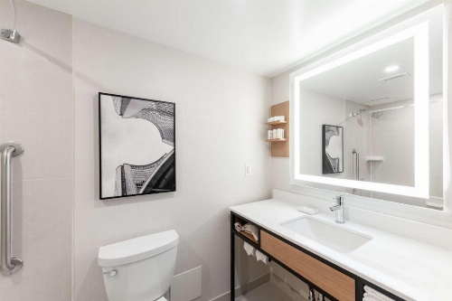 Hilton Garden Inn Toronto Airport image 4